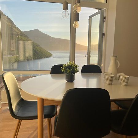 Unique Sea & Landscape View And Spacious Apartment Klaksvík Buitenkant foto
