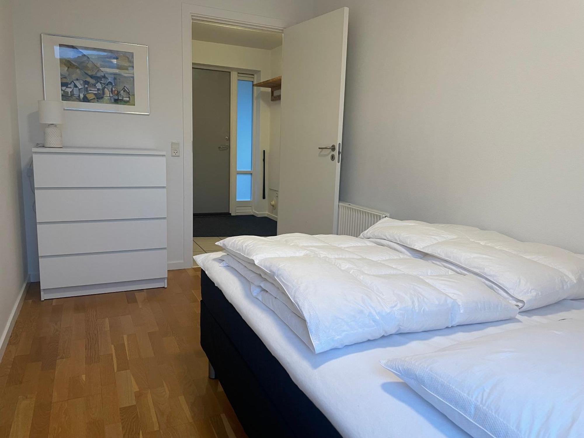 Unique Sea & Landscape View And Spacious Apartment Klaksvík Buitenkant foto